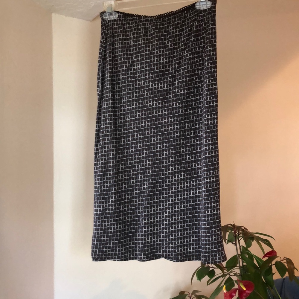 MADISON & MAX SKIRT